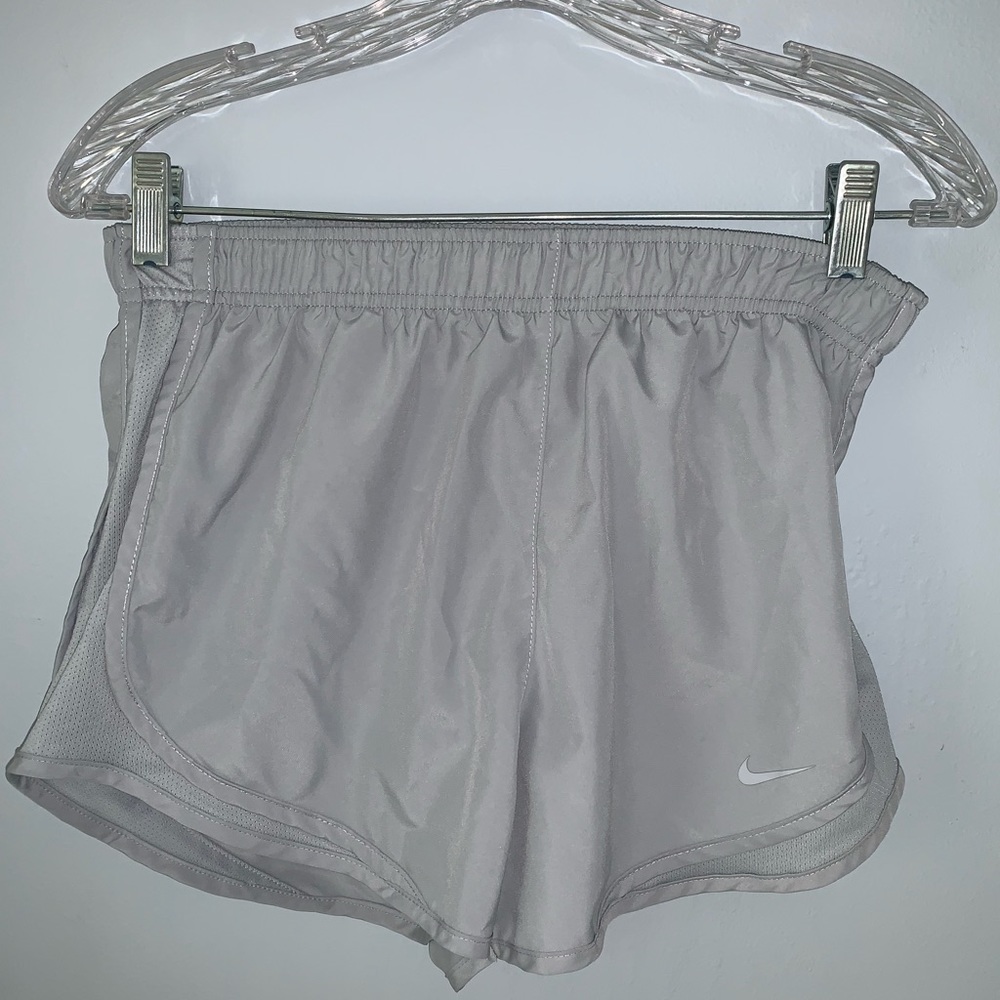 grey nike shorts